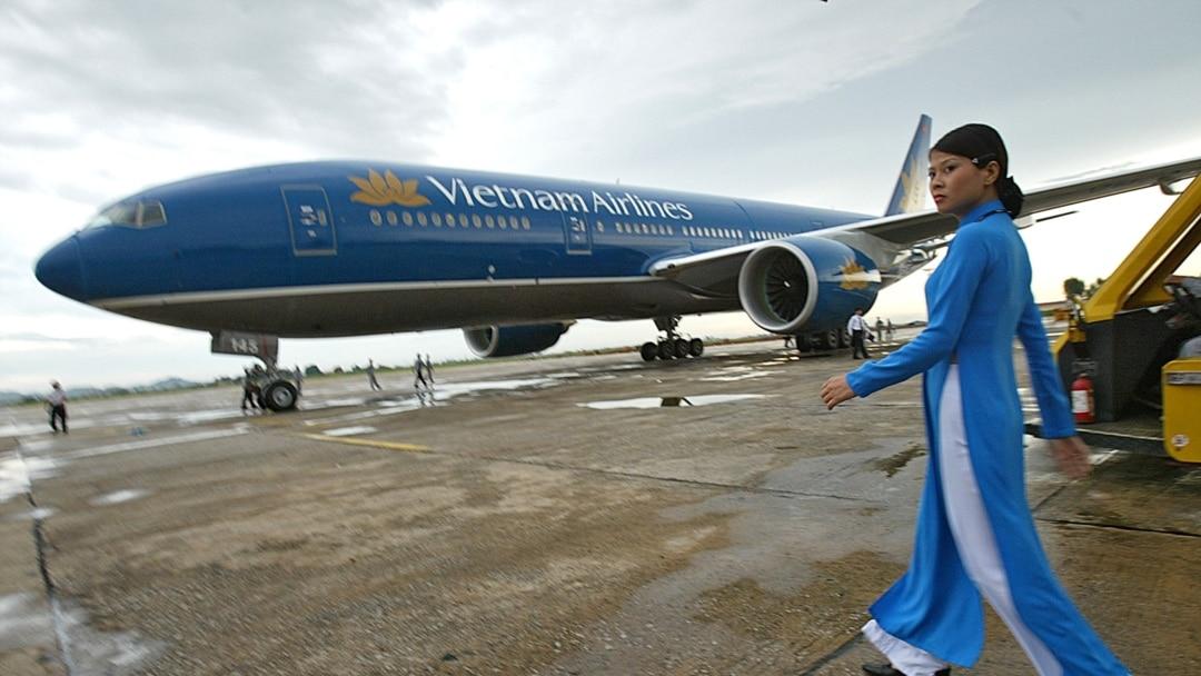 Vietnam Airlines cabin crew